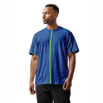 Mockup Camisa Tradicional-Masculina-Manga Curta-com Pessoa-Modelo 010