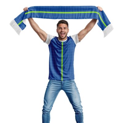 Mockup Camisa Tradicional-Masculina-Manga Curta-com Pessoa-Modelo 025